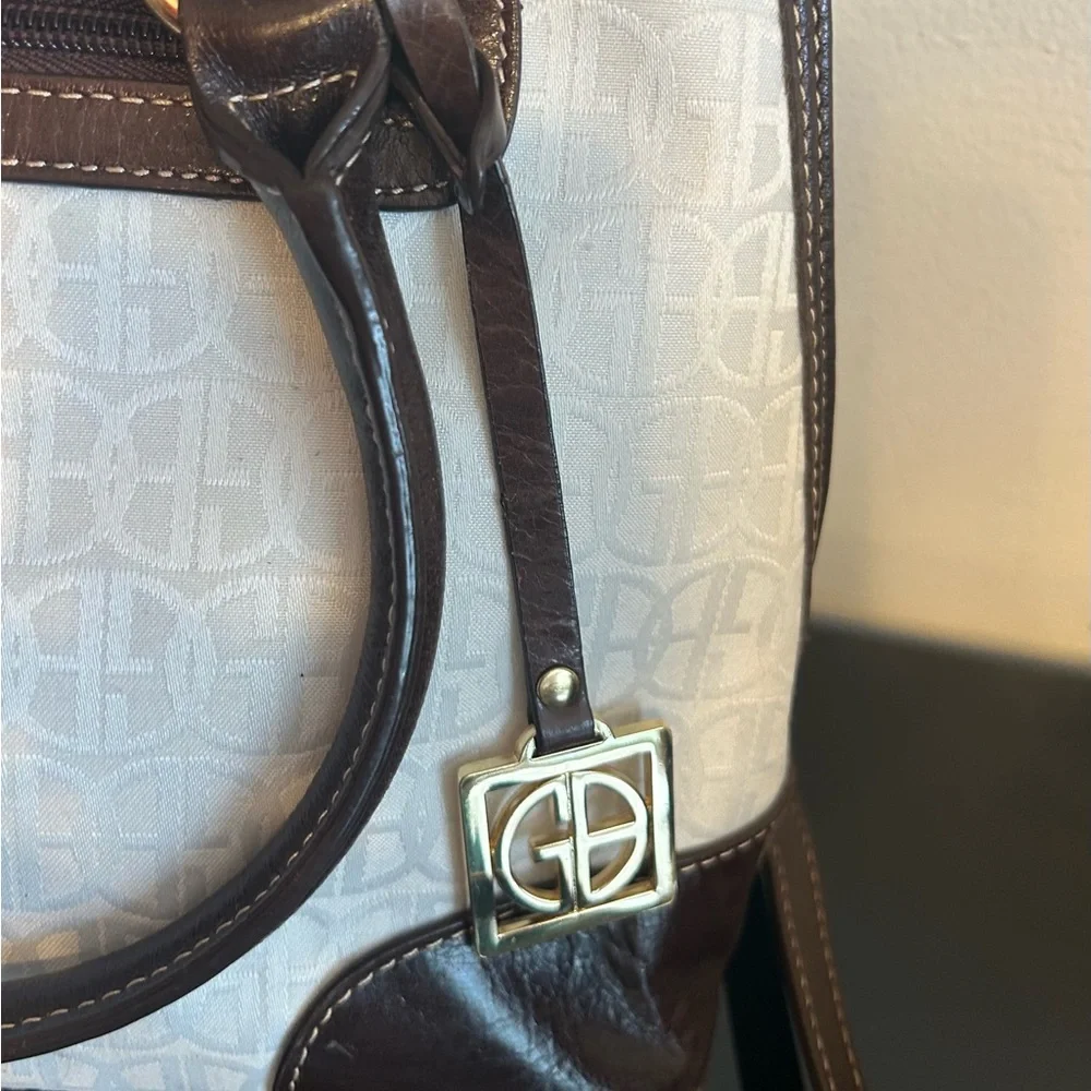 Giani Bernini Cream and Brown Shoulder Bag - Picture 3 of 7
